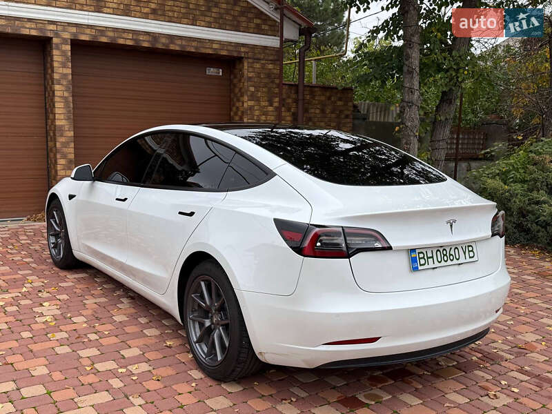 Седан Tesla Model 3 2021 в Одесі