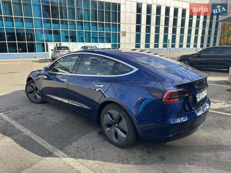 Седан Tesla Model 3 2018 в Кривом Роге