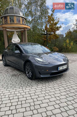 Седан Tesla Model 3 2022 в Ивано-Франковске
