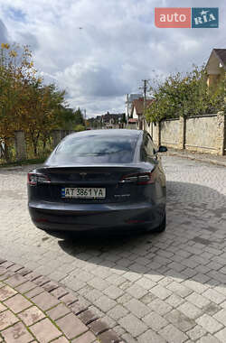 Седан Tesla Model 3 2022 в 