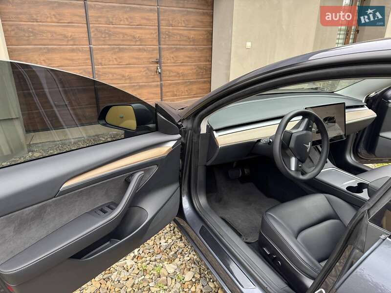 Седан Tesla Model 3 2022 в Коломиї