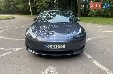 Седан Tesla Model 3 2022 в 
