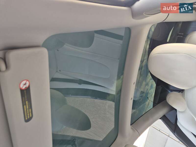 Седан Tesla Model 3 2019 в Киеве
