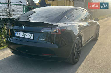 Седан Tesla Model 3 2022 в 