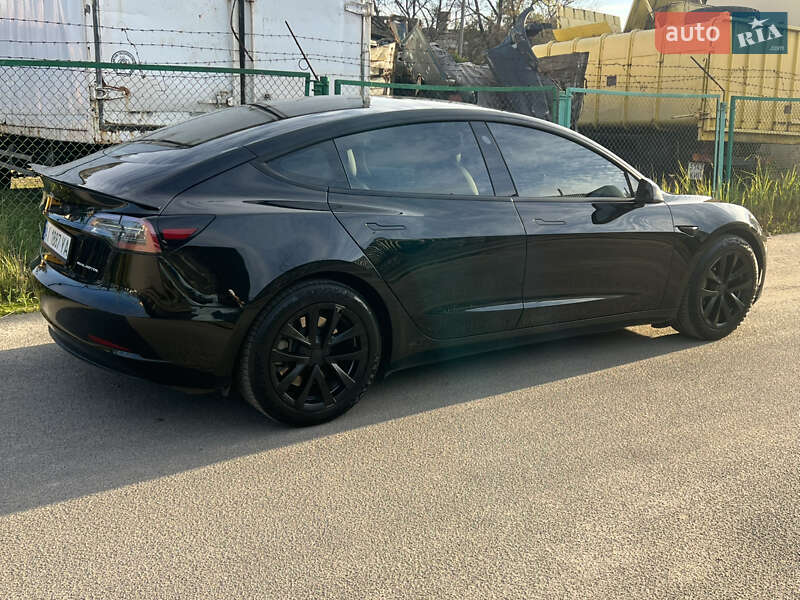 Седан Tesla Model 3 2022 в Києві