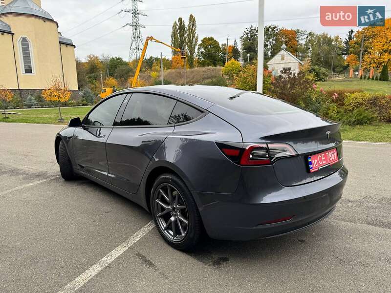 Седан Tesla Model 3 2023 в Киеве