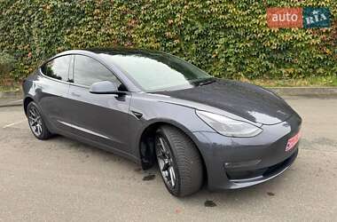 Седан Tesla Model 3 2023 в 