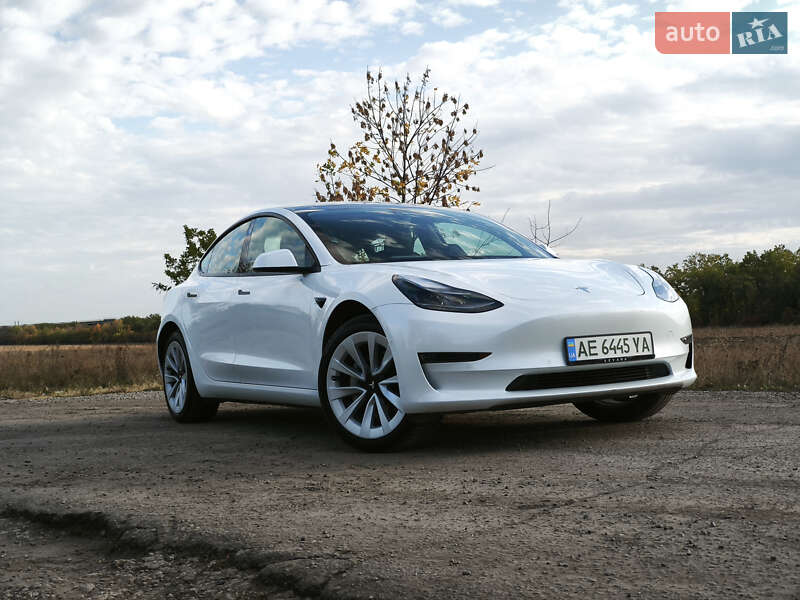 Tesla Model 3 2022