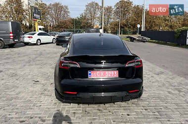 Седан Tesla Model 3 2021 в 