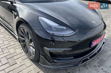 Седан Tesla Model 3 2021 в 