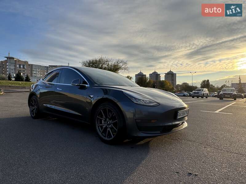 Tesla Model 3 2019