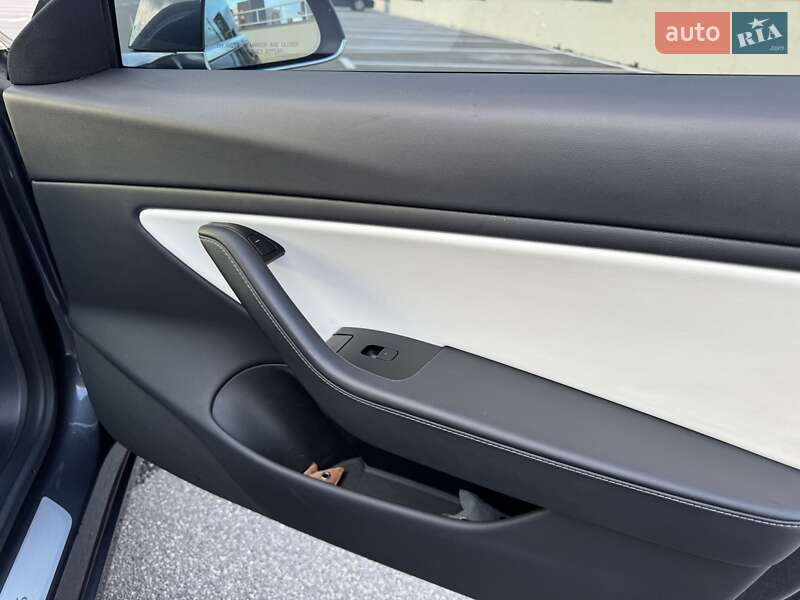 Седан Tesla Model 3 2019 в Києві фото 27 Седан Tesla Model 3 2019 в Києві