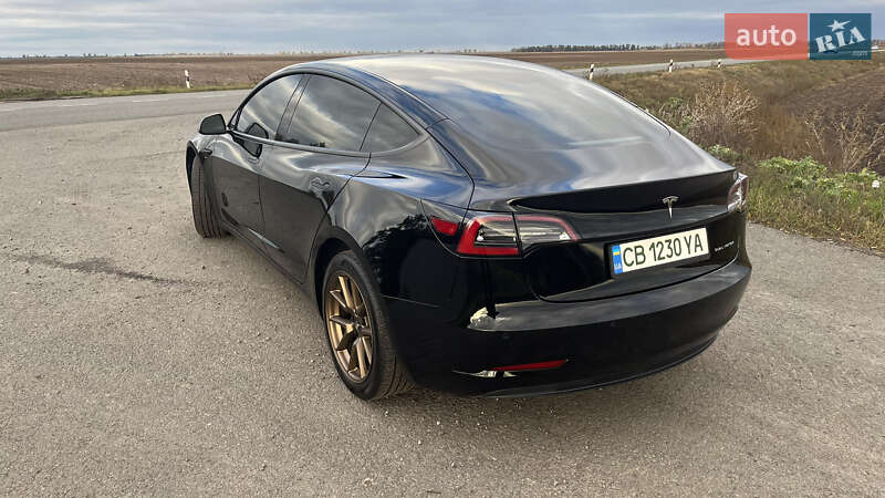 Седан Tesla Model 3 2022 в Прилуках