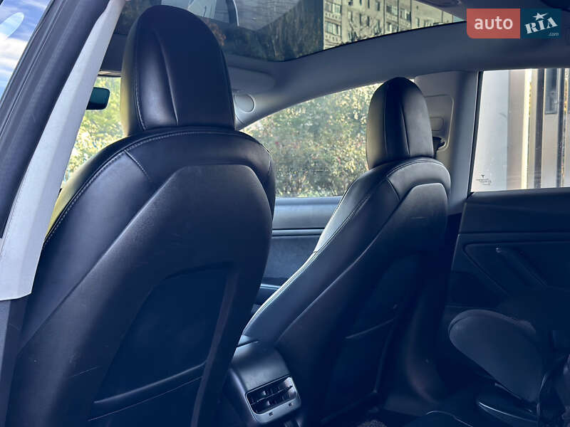 Седан Tesla Model 3 2018 в Николаеве