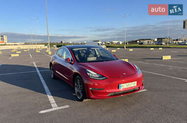 Седан Tesla Model 3 2019 в 