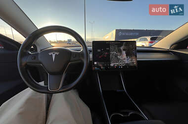 Седан Tesla Model 3 2019 в 