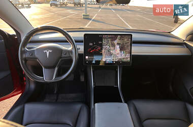 Седан Tesla Model 3 2019 в 