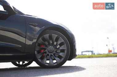 Седан Tesla Model 3 2021 в 