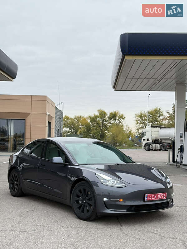 Седан Tesla Model 3 2021 в Дніпрі