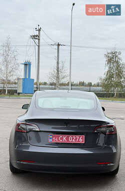 Седан Tesla Model 3 2021 в 