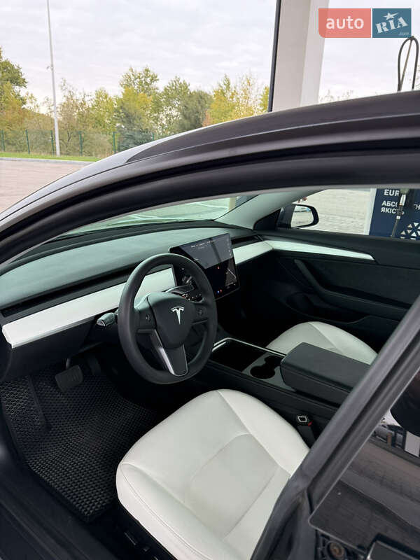 Седан Tesla Model 3 2021 в Дніпрі