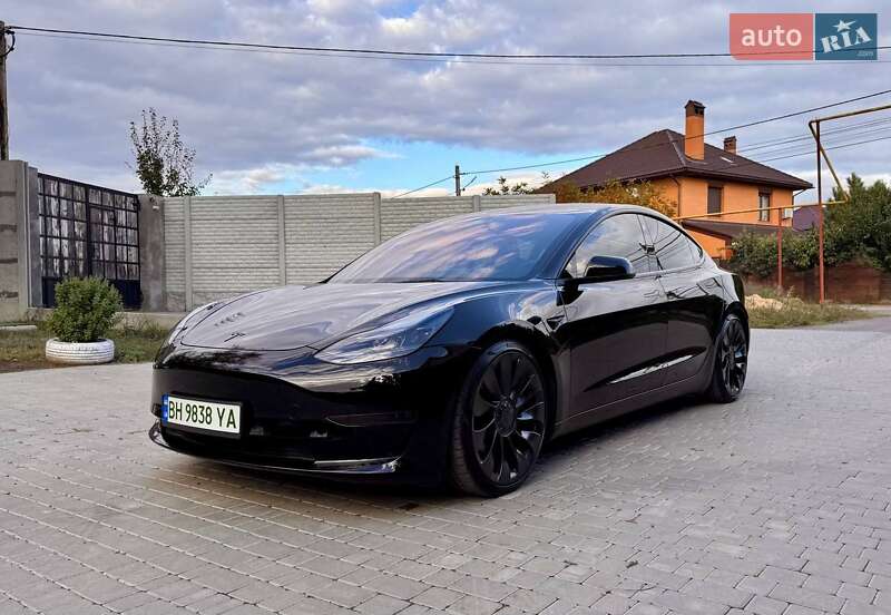 Tesla Model 3 2022