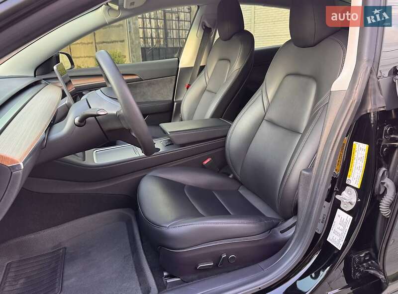 Седан Tesla Model 3 2022 в Одесі