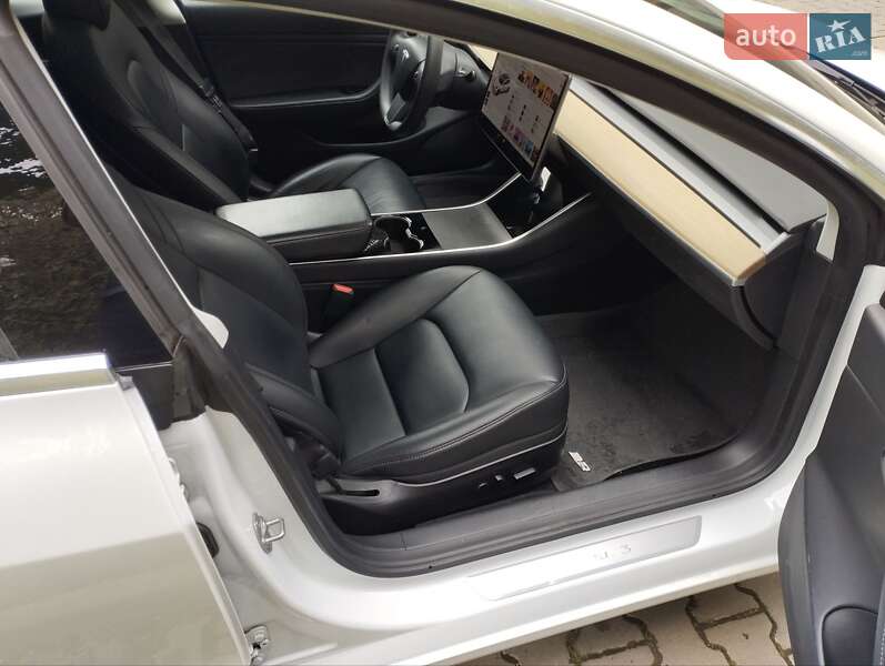 Седан Tesla Model 3 2019 в Ужгороді фото 10 Седан Tesla Model 3 2019 в Ужгороді