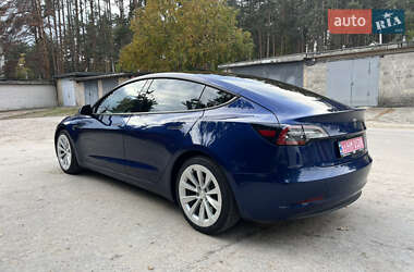 Седан Tesla Model 3 2021 в Киеве