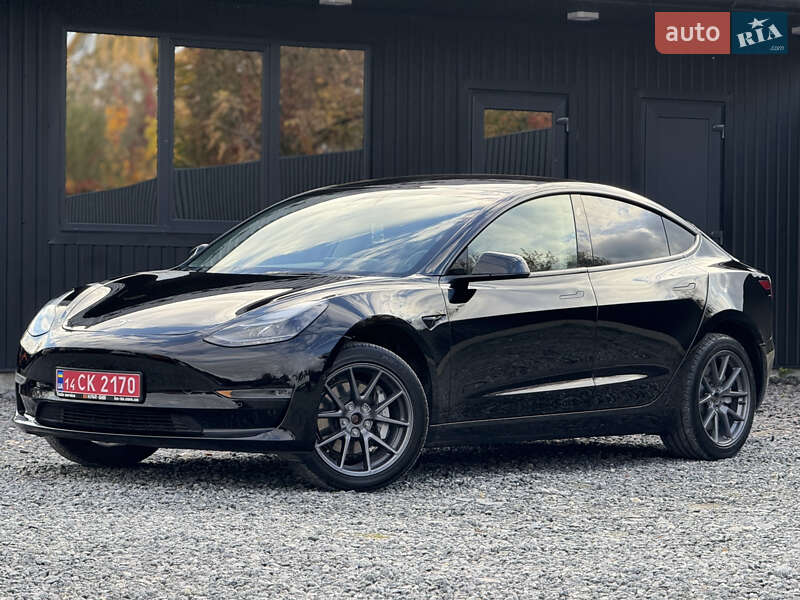 Tesla Model 3 2022