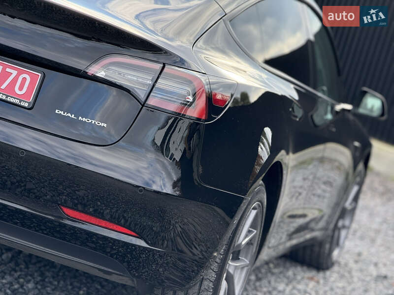 Седан Tesla Model 3 2022 в Дрогобичі