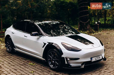 Седан Tesla Model 3 2019 в Львові фото 18 Седан Tesla Model 3 2019 в Львові
