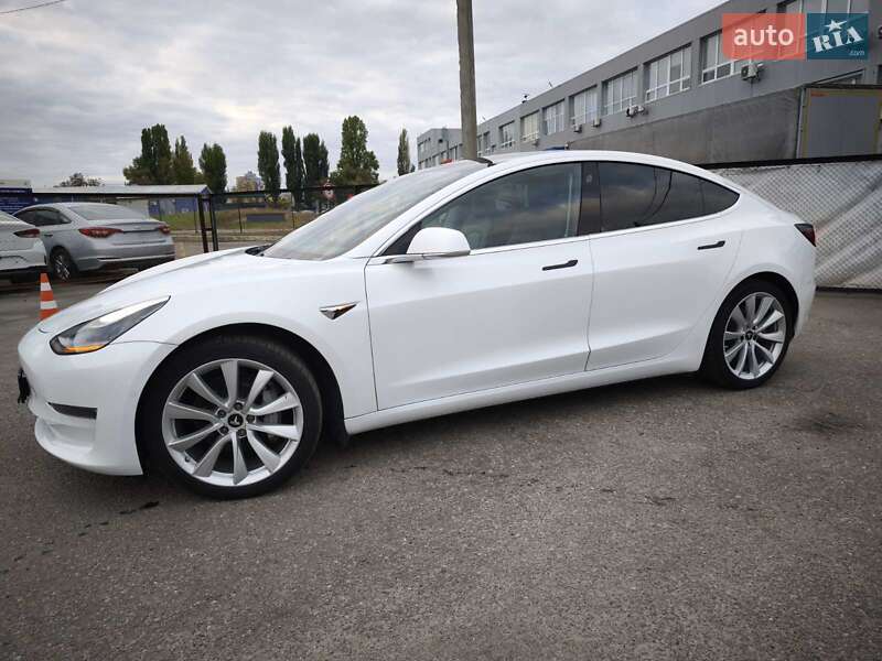 Седан Tesla Model 3 2019 в Киеве фото 6 Седан Tesla Model 3 2019 в Киеве