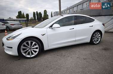 Седан Tesla Model 3 2019 в 