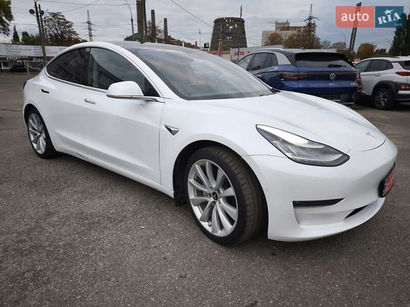 Седан Tesla Model 3 2019 в Киеве фото 28 Седан Tesla Model 3 2019 в Киеве