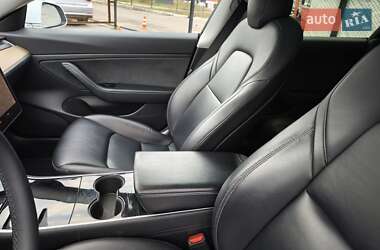 Седан Tesla Model 3 2019 в 