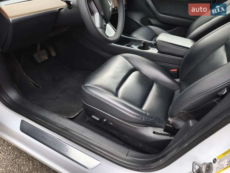 Седан Tesla Model 3 2019 в Киеве фото 44 Седан Tesla Model 3 2019 в Киеве