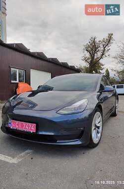 Седан Tesla Model 3 2021 в Києві
