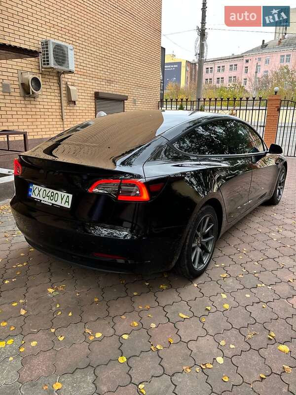 Седан Tesla Model 3 2023 в Харькове