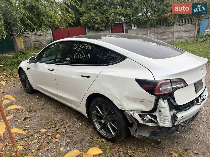 Седан Tesla Model 3 2022 в Києві