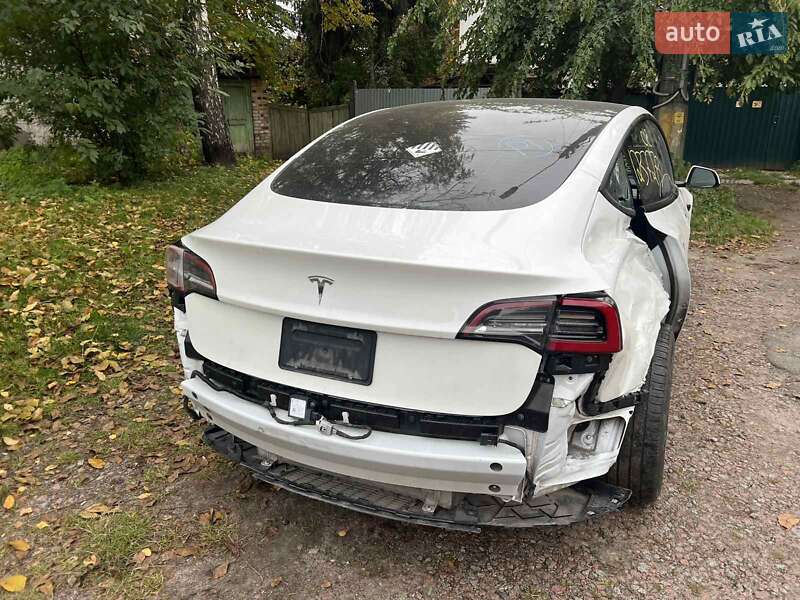 Седан Tesla Model 3 2022 в Києві