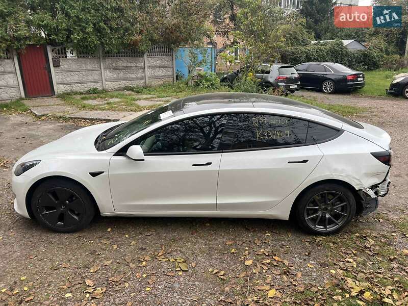 Седан Tesla Model 3 2022 в Києві