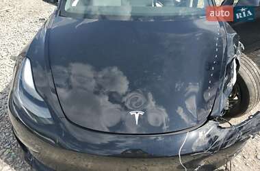 Седан Tesla Model 3 2021 в 