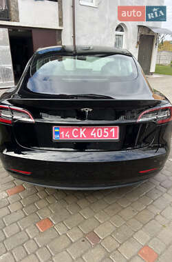 Седан Tesla Model 3 2019 в 