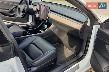 Седан Tesla Model 3 2019 в 