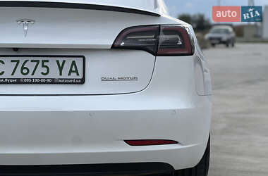 Седан Tesla Model 3 2021 в Луцке