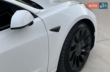 Седан Tesla Model 3 2021 в Луцке
