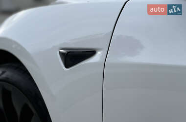 Седан Tesla Model 3 2021 в Луцке