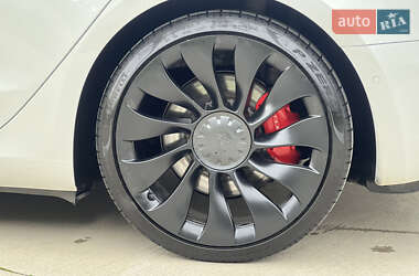 Седан Tesla Model 3 2021 в Луцке