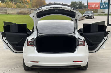 Седан Tesla Model 3 2021 в Луцке